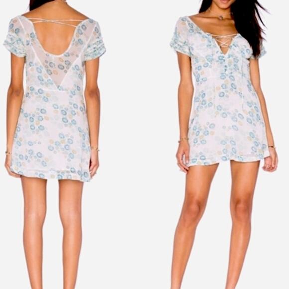 Free People Yours Truly Printed Dress in White and Teal Fairy Summer Floral Sz 2 - Picture 2 of 9